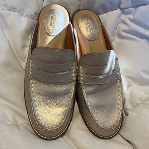 Sperry woman “seaport fina”